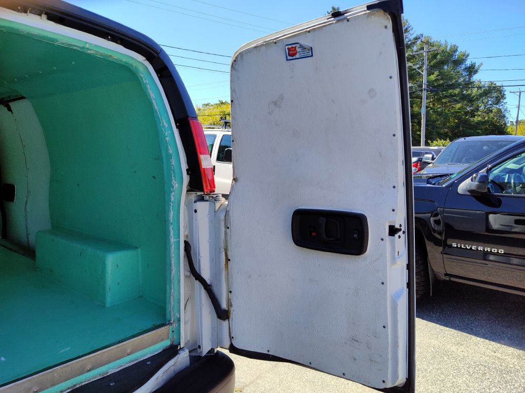 Used 2016 GMC Savana 2500 image 17