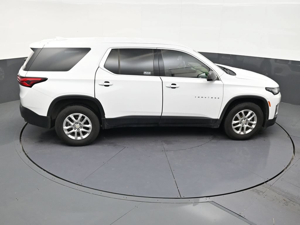 Used 2023 Chevrolet Traverse LS FWD image 16