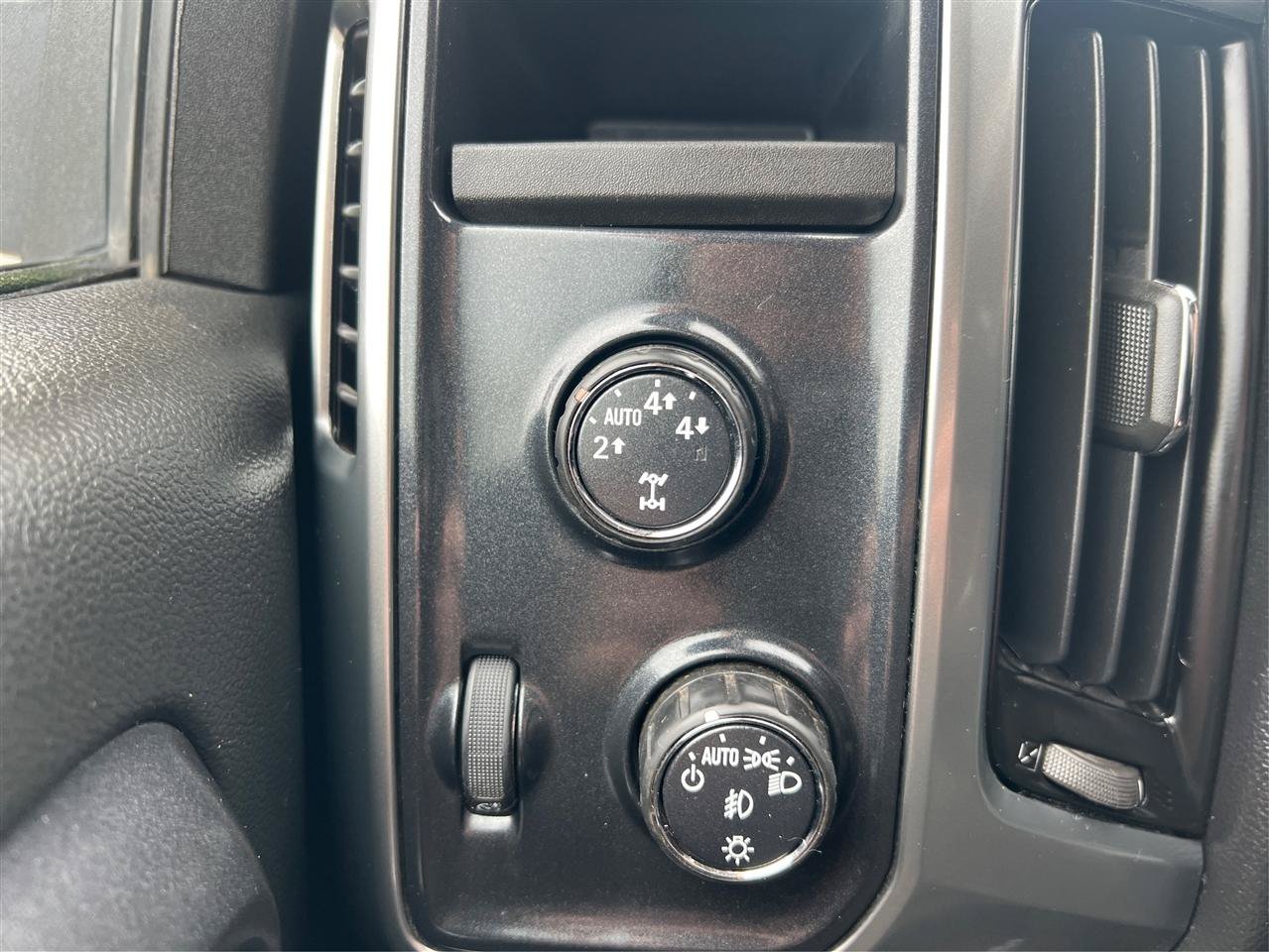 Used 2015 Chevrolet Silverado 1500 LT w/ All Star Edition AWD/4WD image 39
