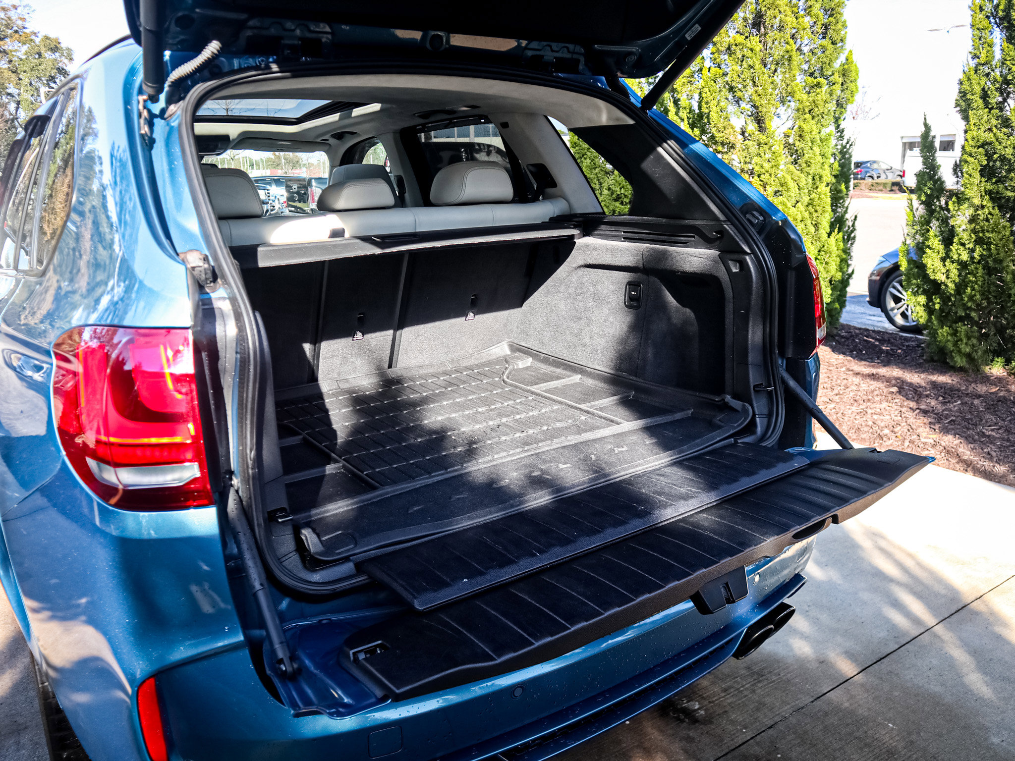 Used 2016 BMW X5 M image 32