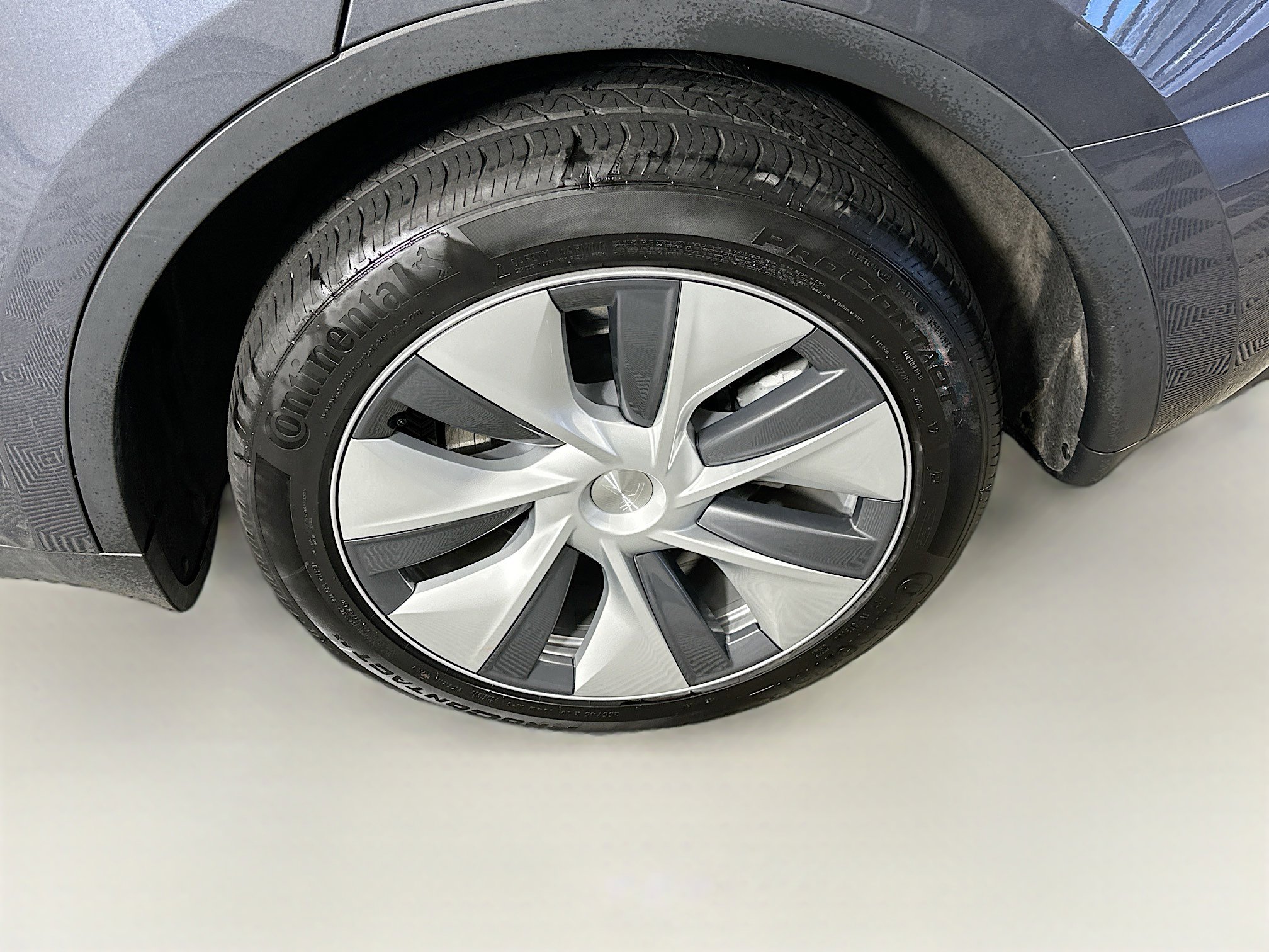 Used 2023 Tesla Model Y Long Range AWD/4WD image 11