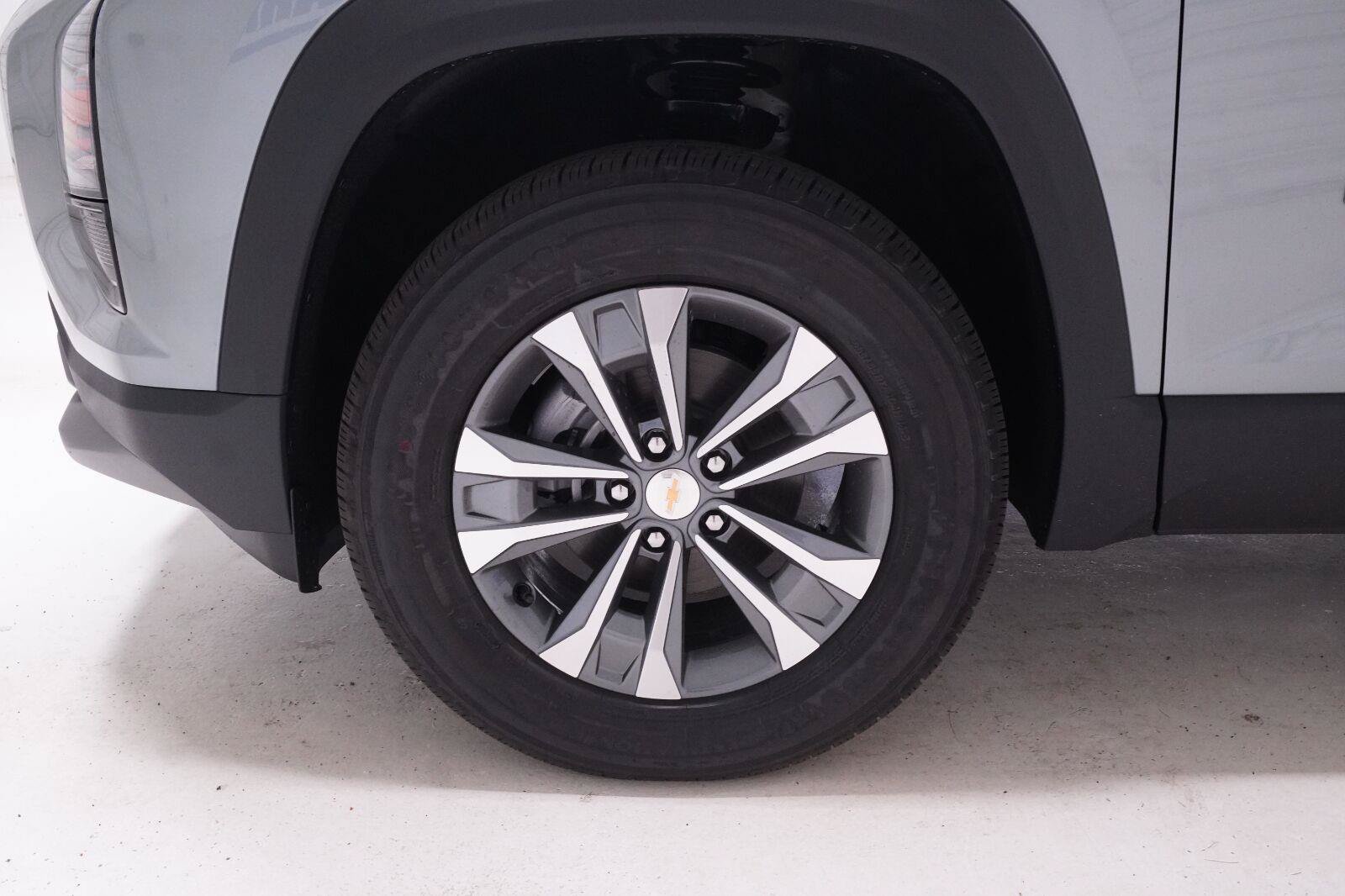 New 2027 Chevrolet Equinox LT FWD image 34