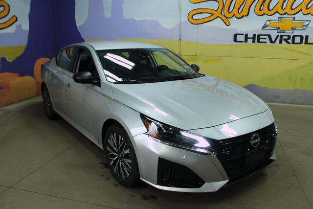 Used 2025 Nissan Altima 2.5 SV image 4
