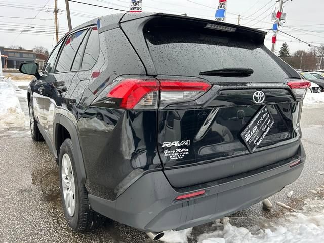 Used 2024 Toyota RAV4 LE image 8