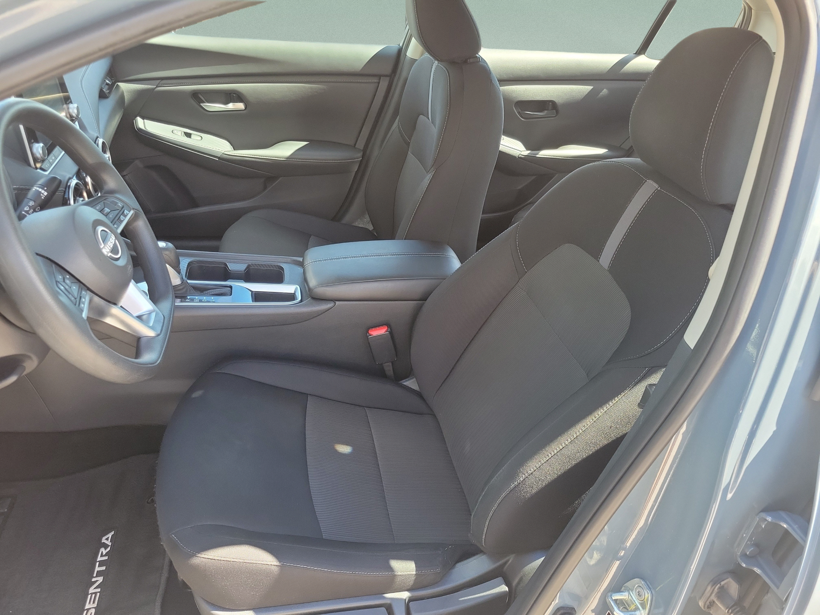 Used 2025 Nissan Sentra SV FWD image 19