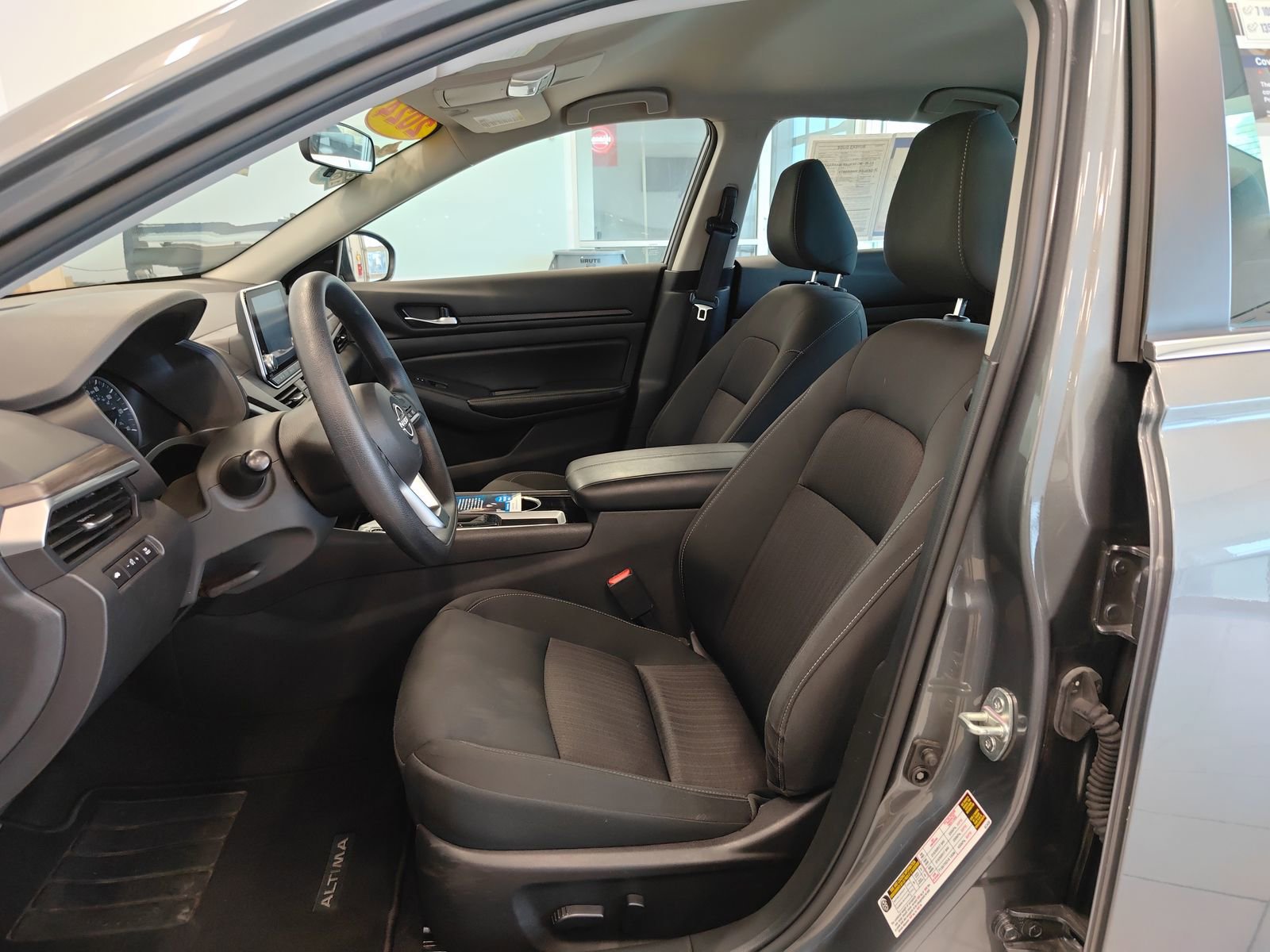 Used 2024 Nissan Altima 2.5 SV image 11