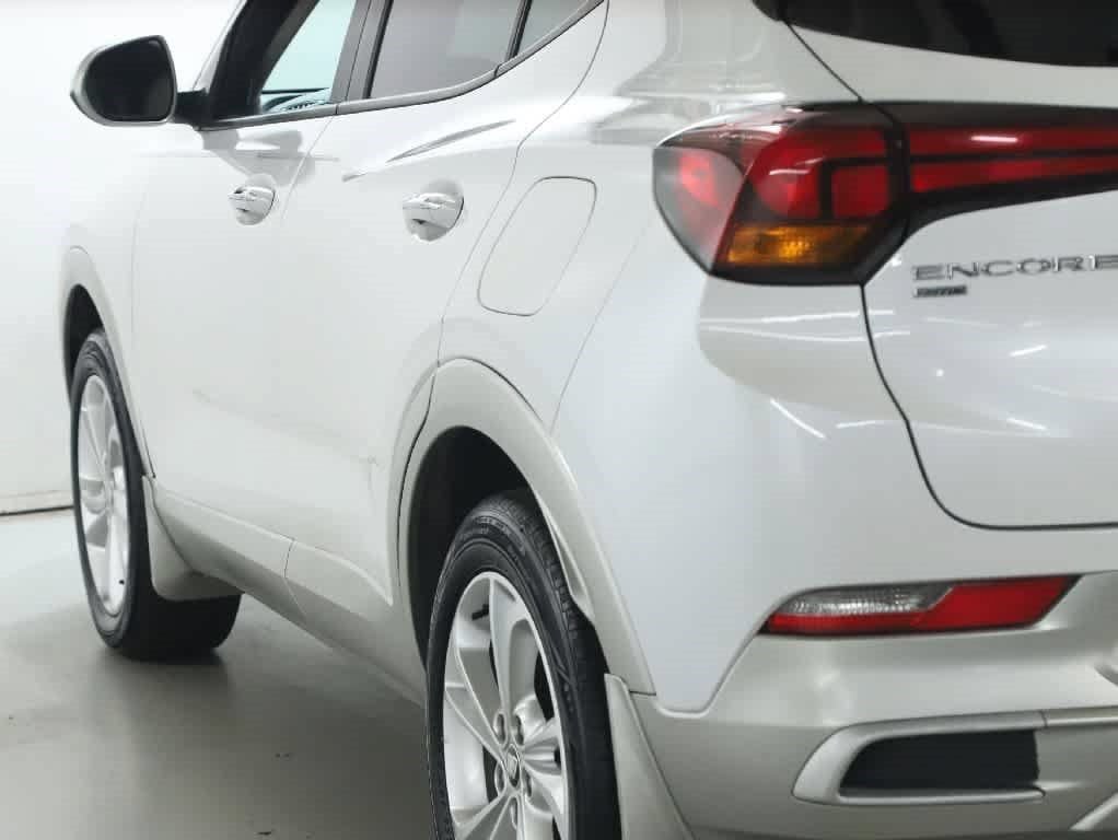 Used 2020 Buick Encore GX Preferred w/ Cold Weather Comfort Package AWD/4WD image 40