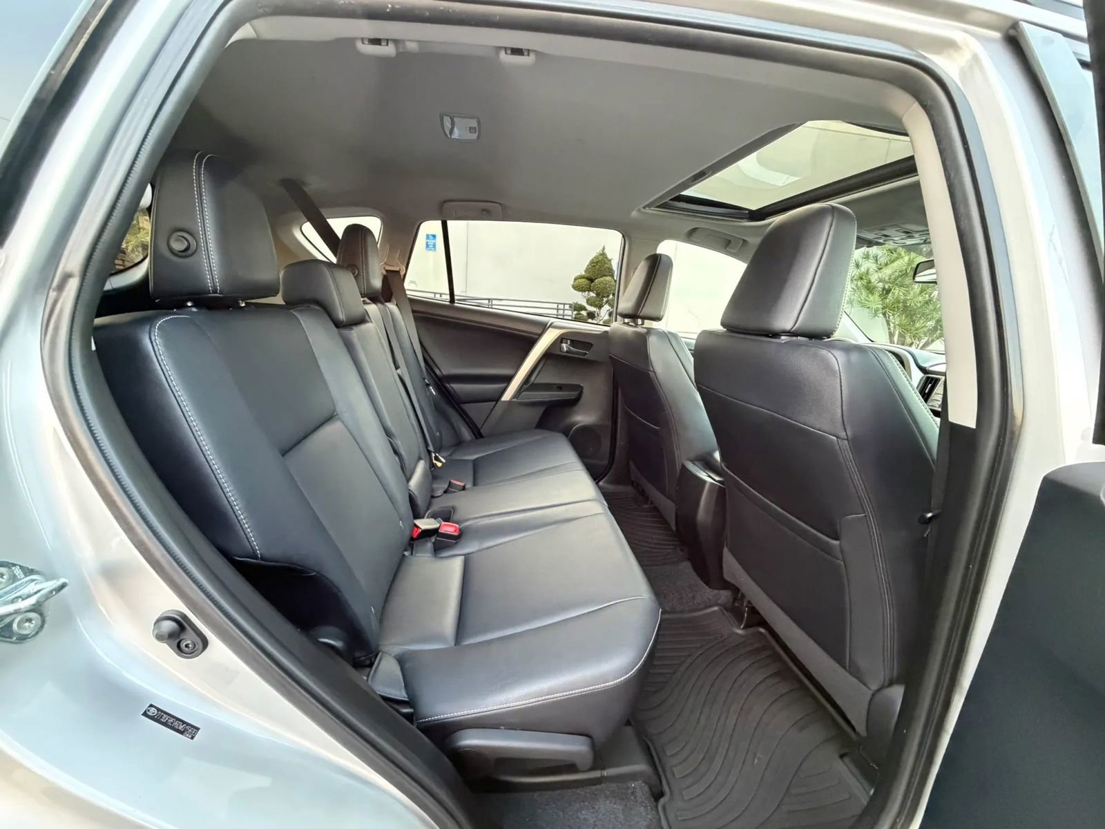 Used 2013 Toyota RAV4 Limited AWD/4WD image 13