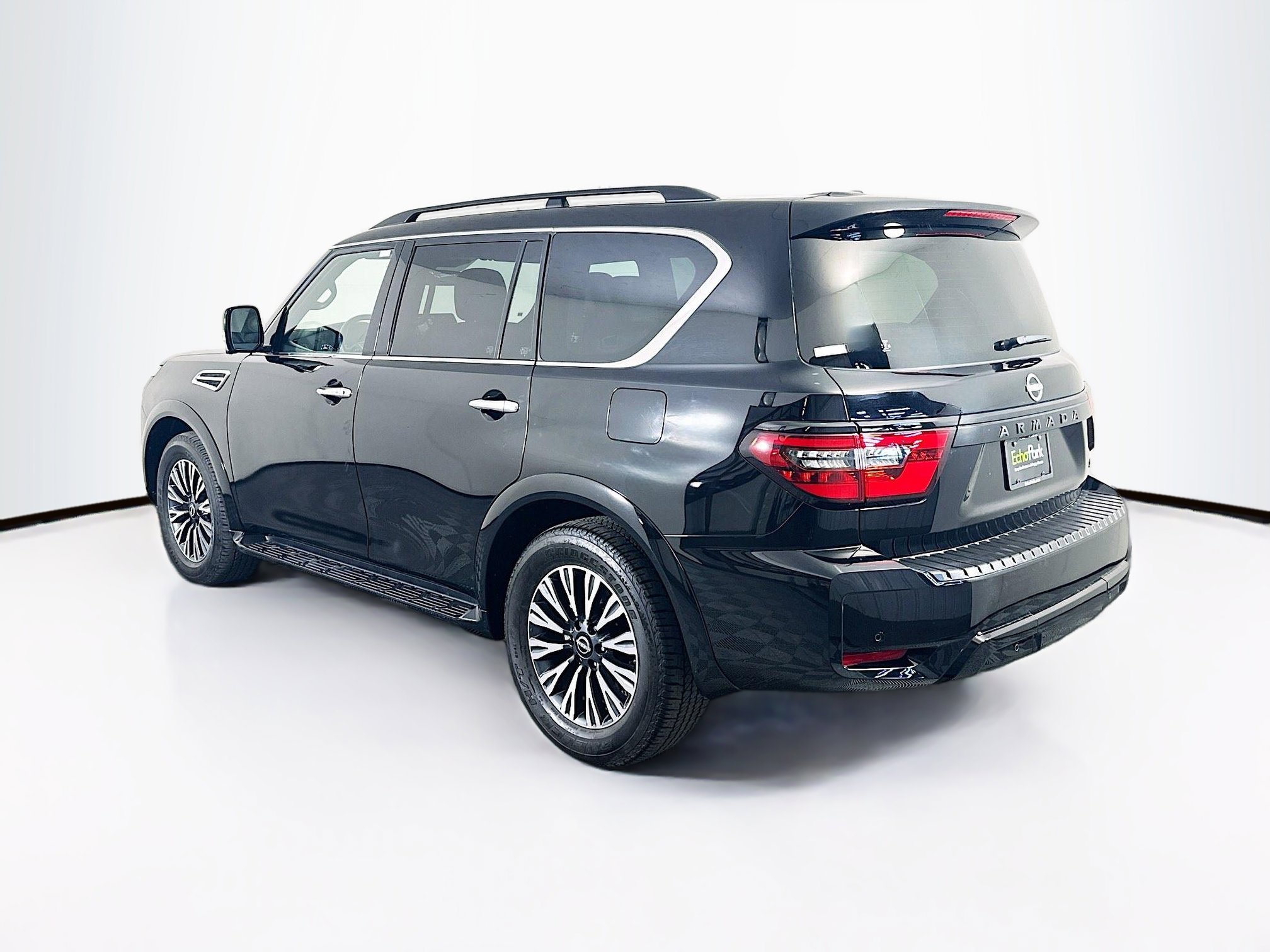 Used 2023 Nissan Armada SL w/ Midnight Edition Package image 5