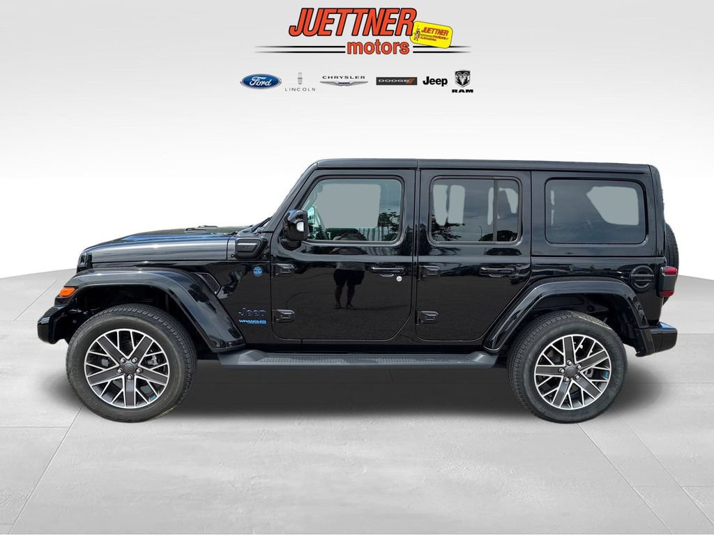 Used 2022 Jeep Wrangler Unlimited Sahara AWD/4WD image 2