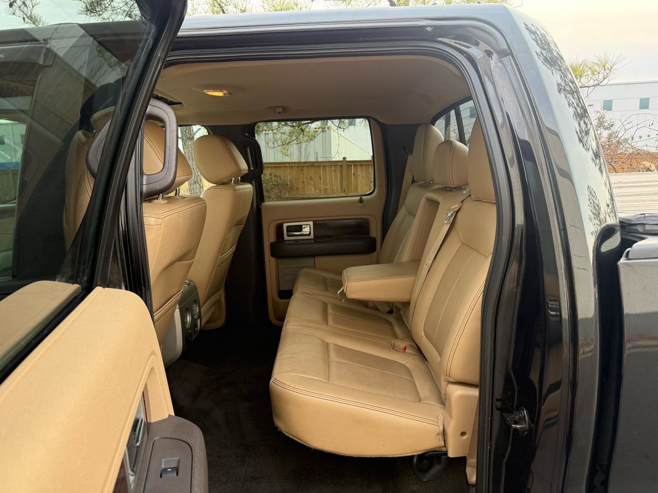 Used 2012 Ford F150 Lariat w/ Lariat Chrome Pkg image 17