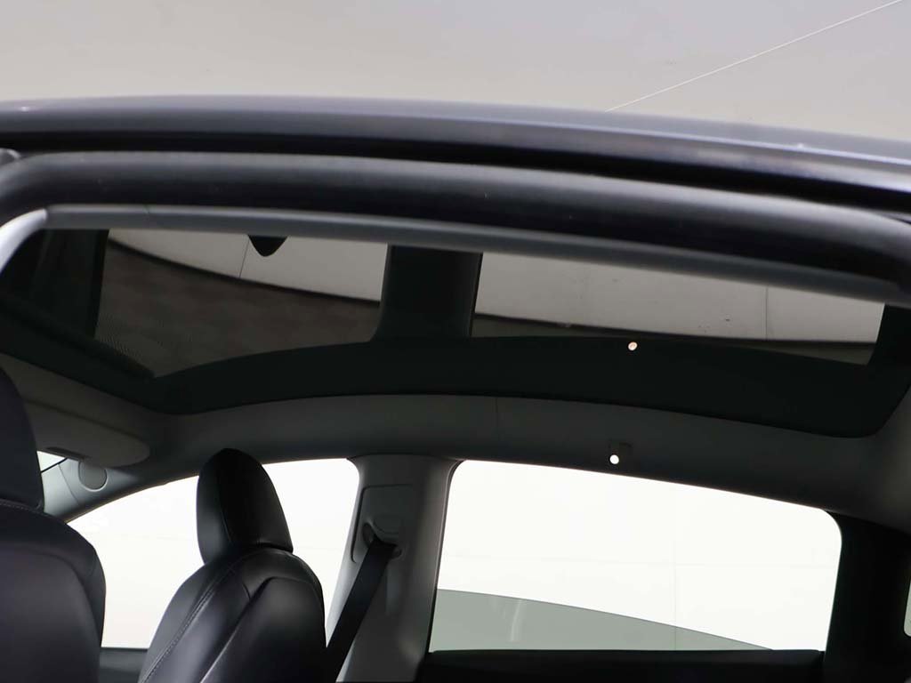 Used 2021 Tesla Model Y 2WD image 17