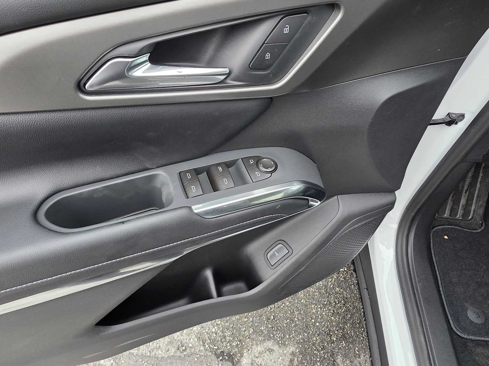 New 2027 Chevrolet Traverse LT AWD/4WD image 22