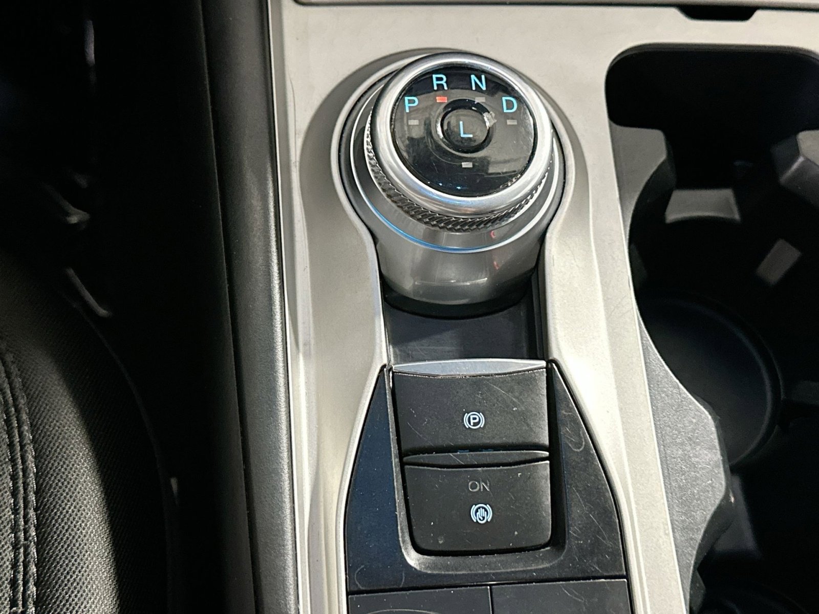 Used 2022 Ford Explorer XLT image 28