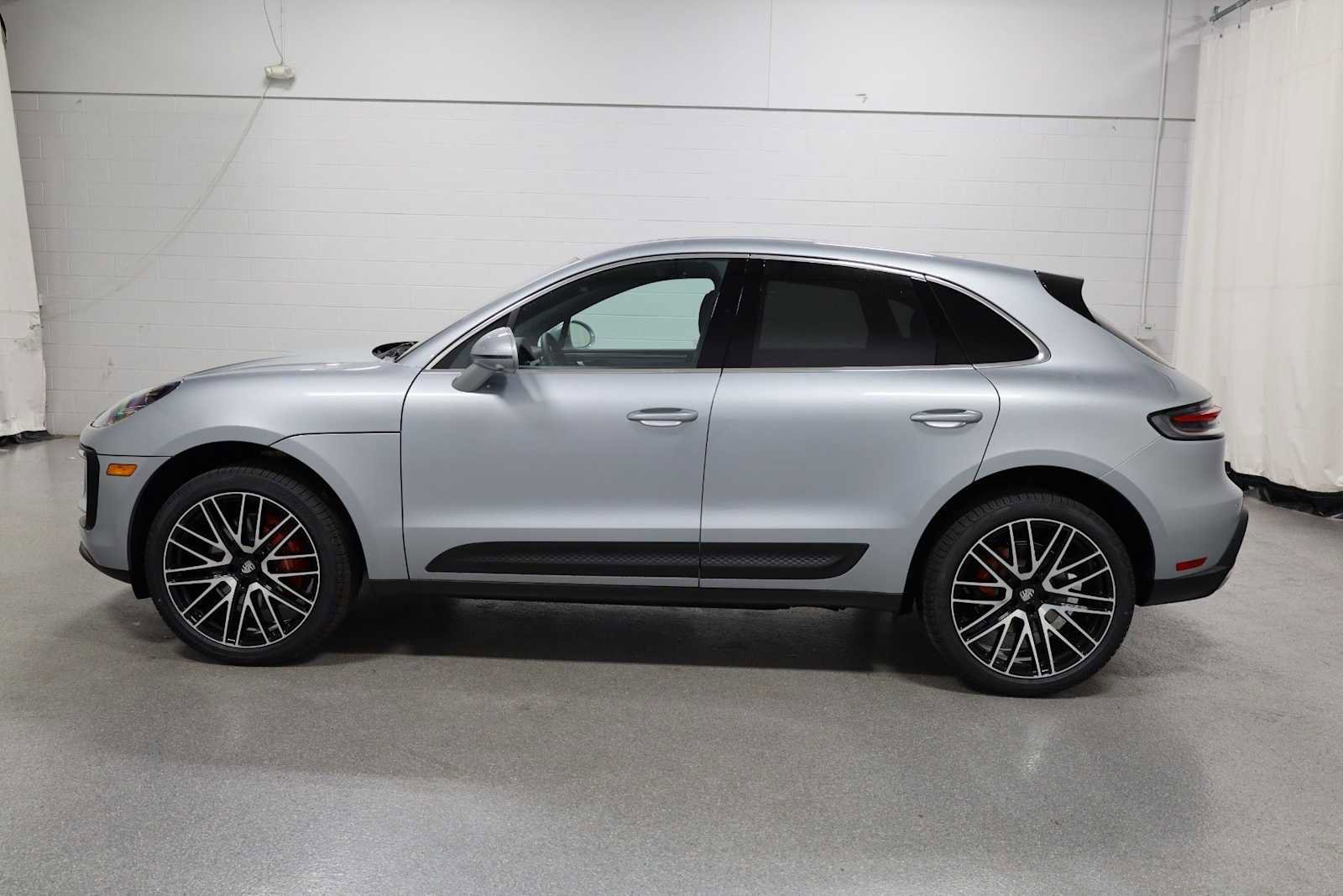 New 2026 Porsche Macan S image 2