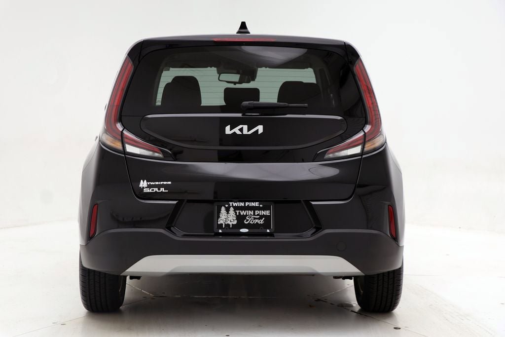 Used 2023 Kia Soul S FWD image 7
