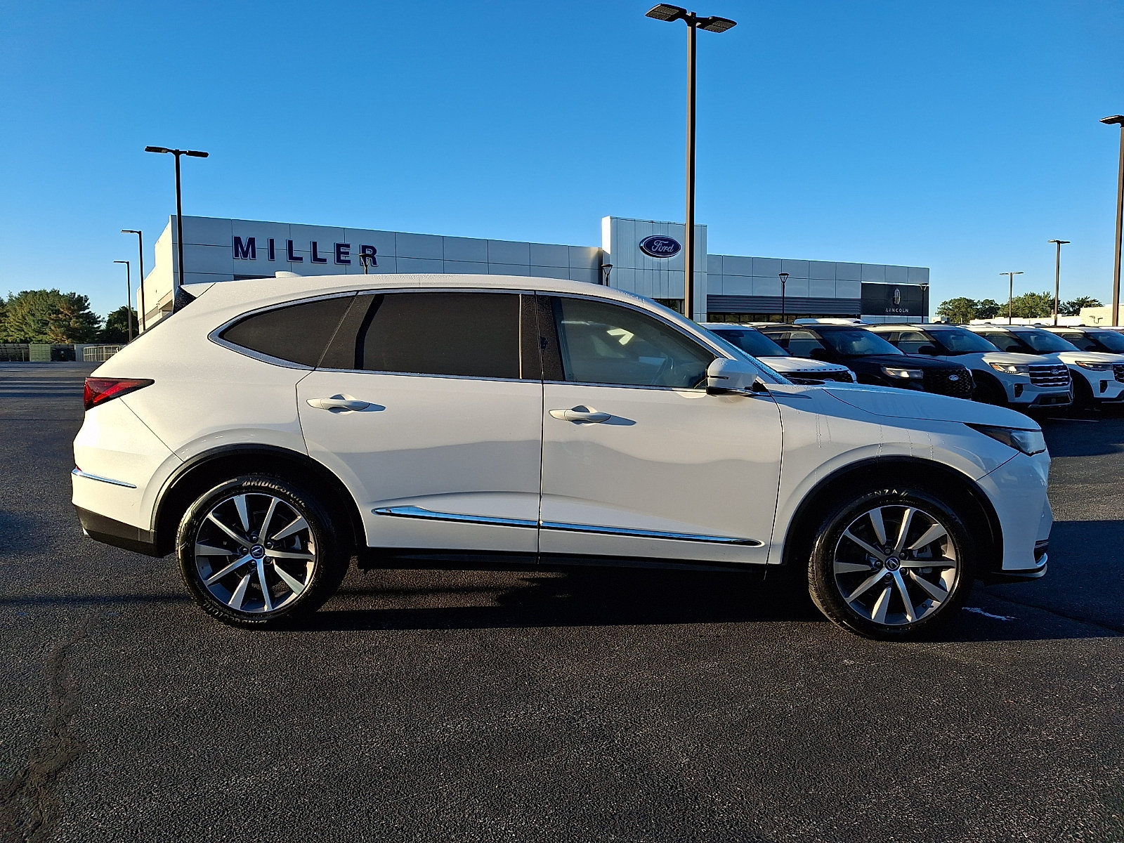 Used 2025 Acura MDX w/ Technology Package AWD/4WD image 7