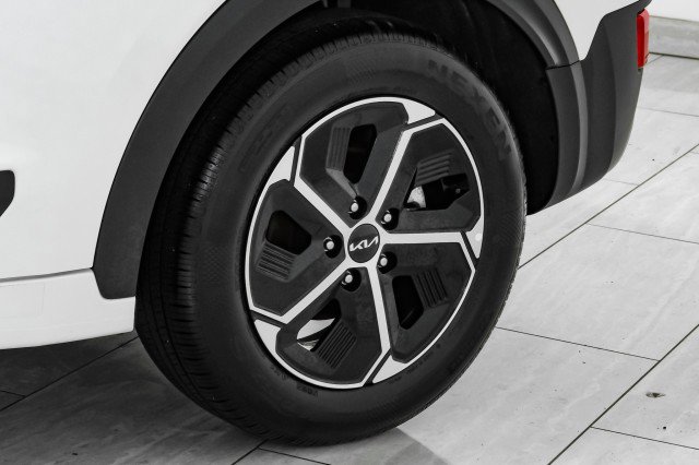 Used 2024 Kia Niro LX image 49