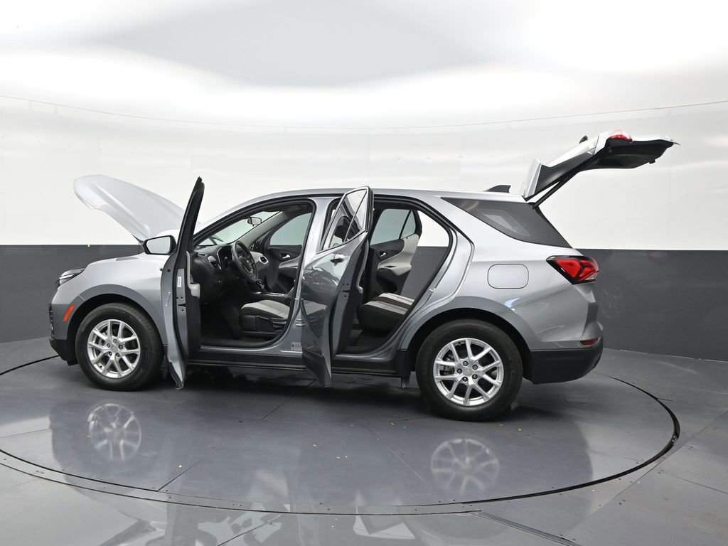 Used 2023 Chevrolet Equinox LS FWD image 30