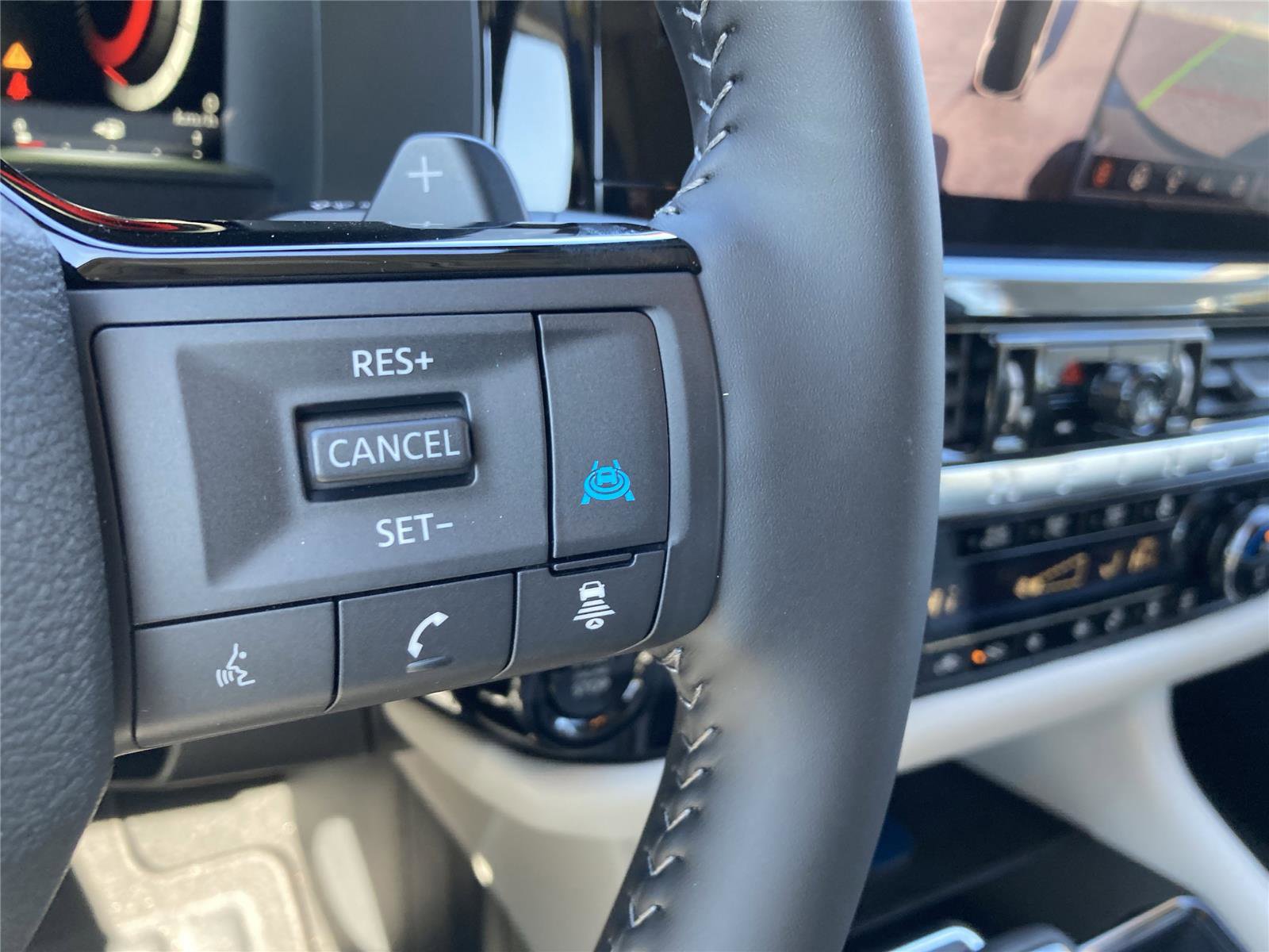 New 2026 Nissan Pathfinder SL w/ SL Premium Package image 22