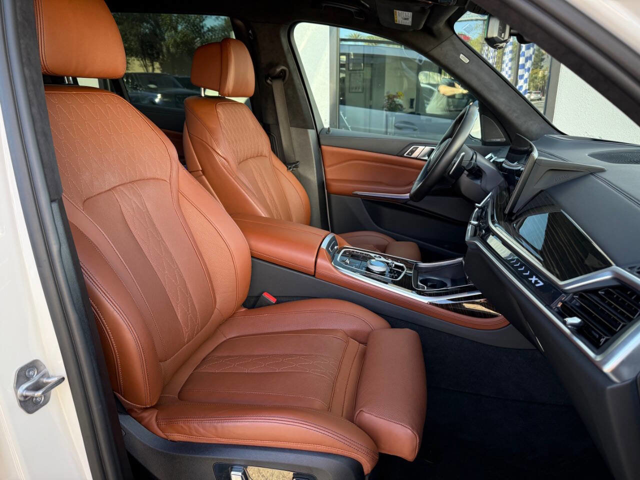 Used 2023 BMW X7 xDrive40i w/ Executive Package image 30