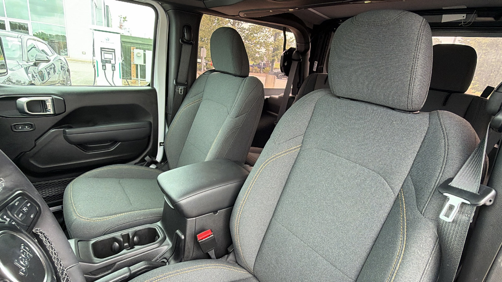 Used 2026 Jeep Wrangler Sport AWD/4WD image 17