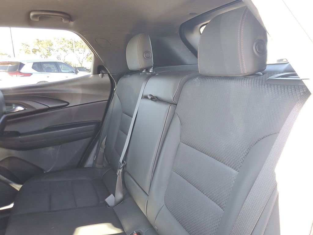 Used 2023 Chevrolet TrailBlazer RS w/ Convenience Package image 9