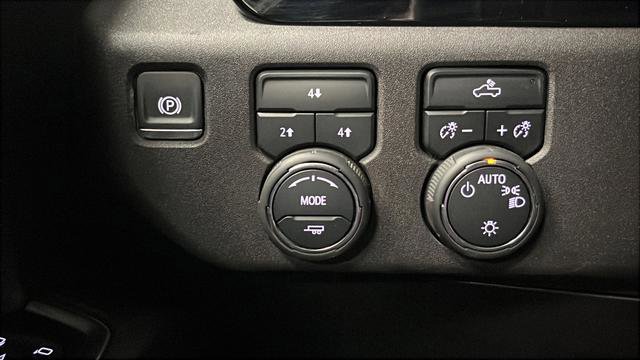 Used 2024 Chevrolet Silverado 2500 LT image 16