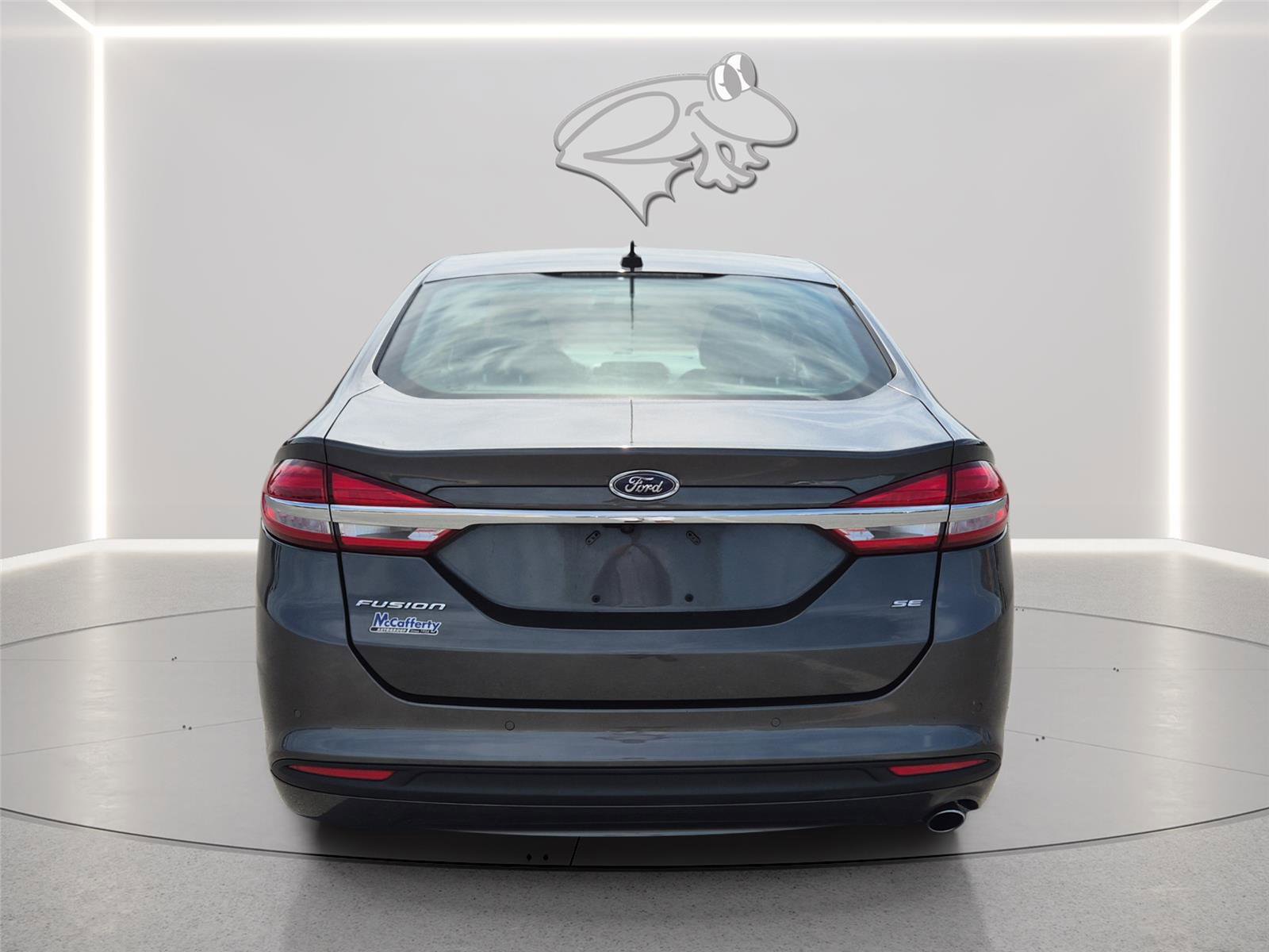 Used 2017 Ford Fusion SE w/ Fusion SE Technology Package FWD image 4
