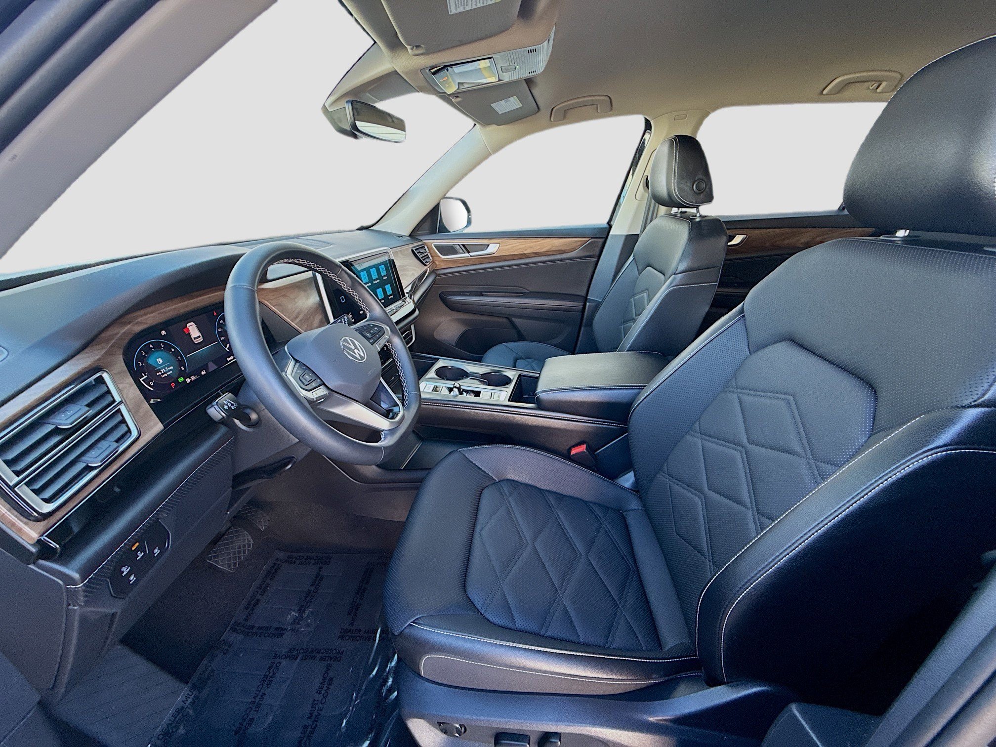 Certified 2025 Volkswagen Atlas SE image 18