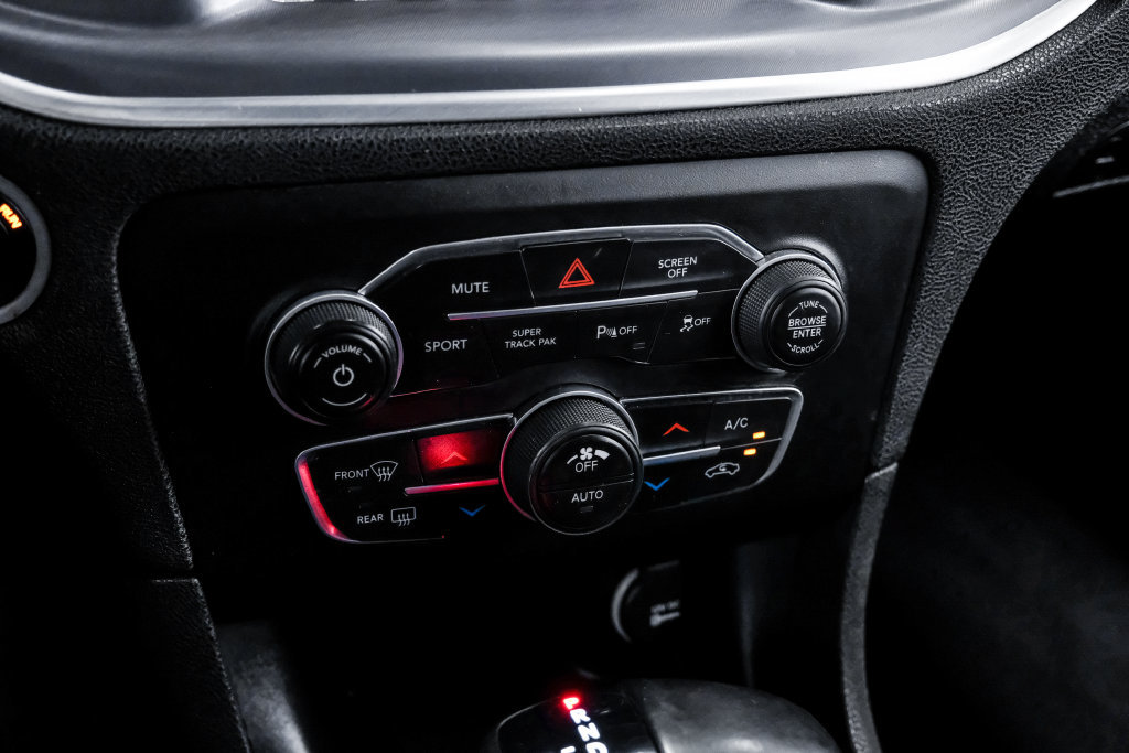 Used 2019 Dodge Charger SXT w/ Blacktop Package AWD/4WD image 29