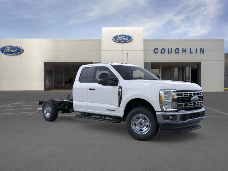 New 2025 Ford F350 XL w/ XL Chrome Package image 7
