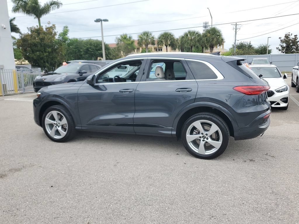 Certified 2025 Audi Q5 Premium w/ Premium Plus AWD/4WD image 8