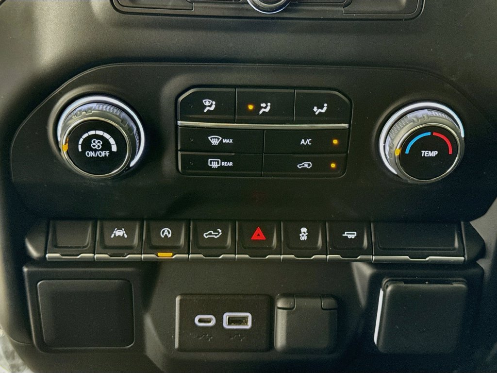 Used 2022 Chevrolet Silverado 1500 Custom RWD image 17