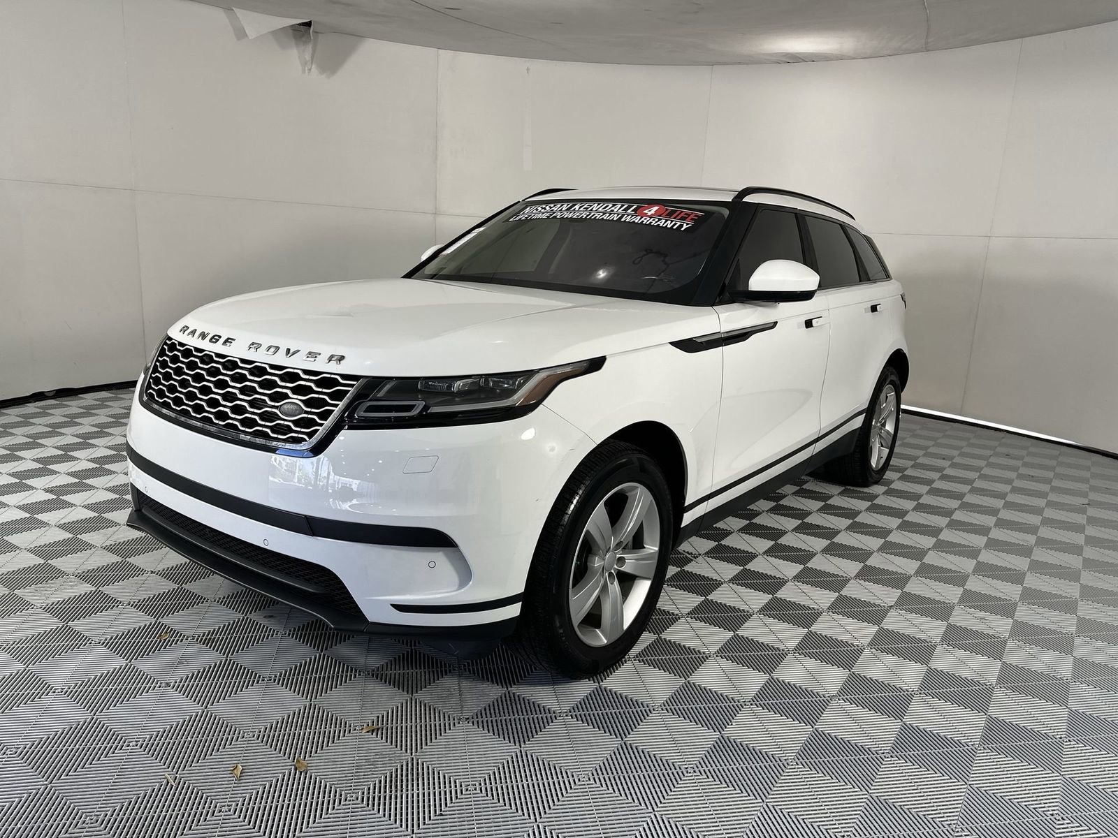 Used 2019 Land Rover Range Rover Velar S AWD/4WD image 4