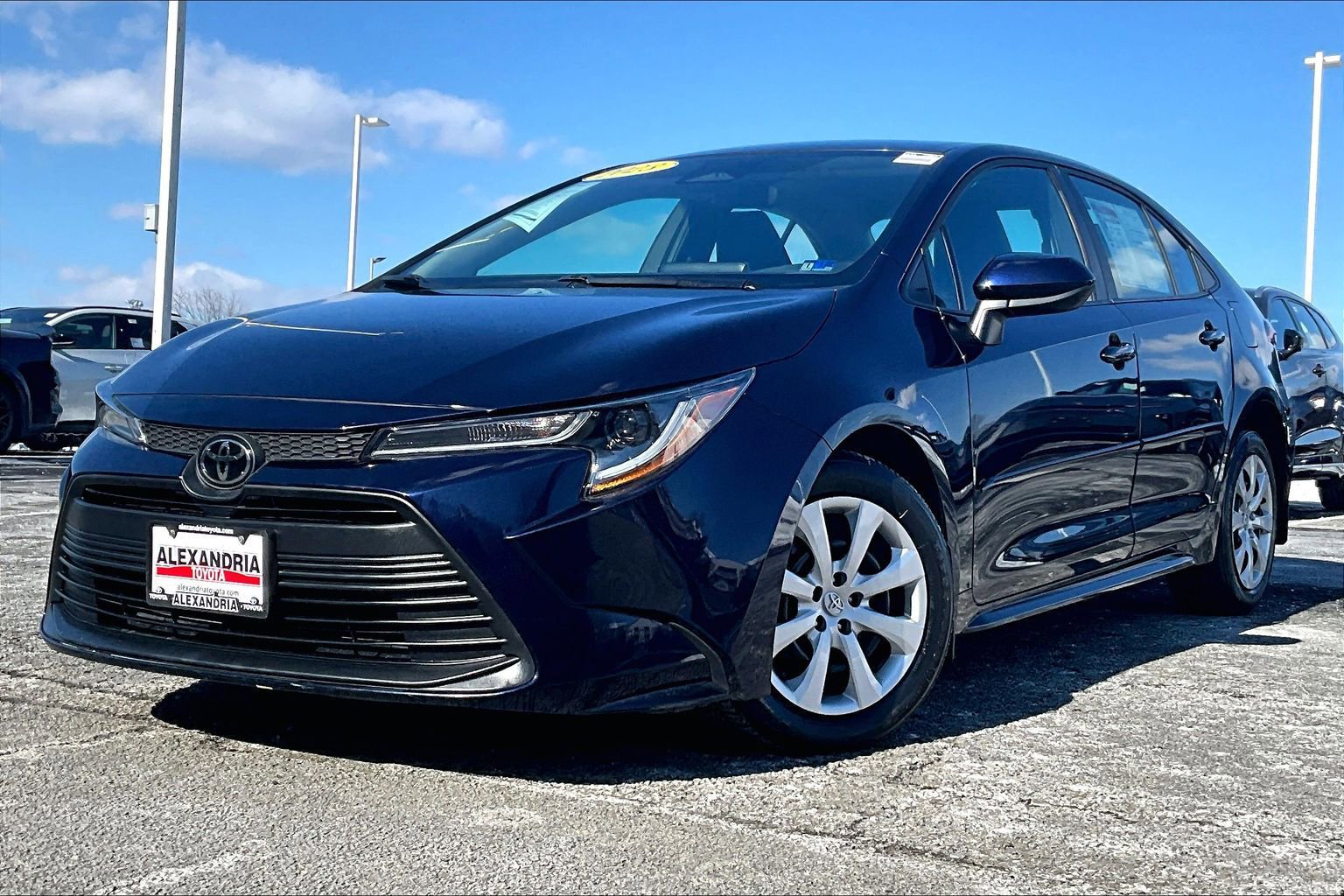 Used 2023 Toyota Corolla LE video 1