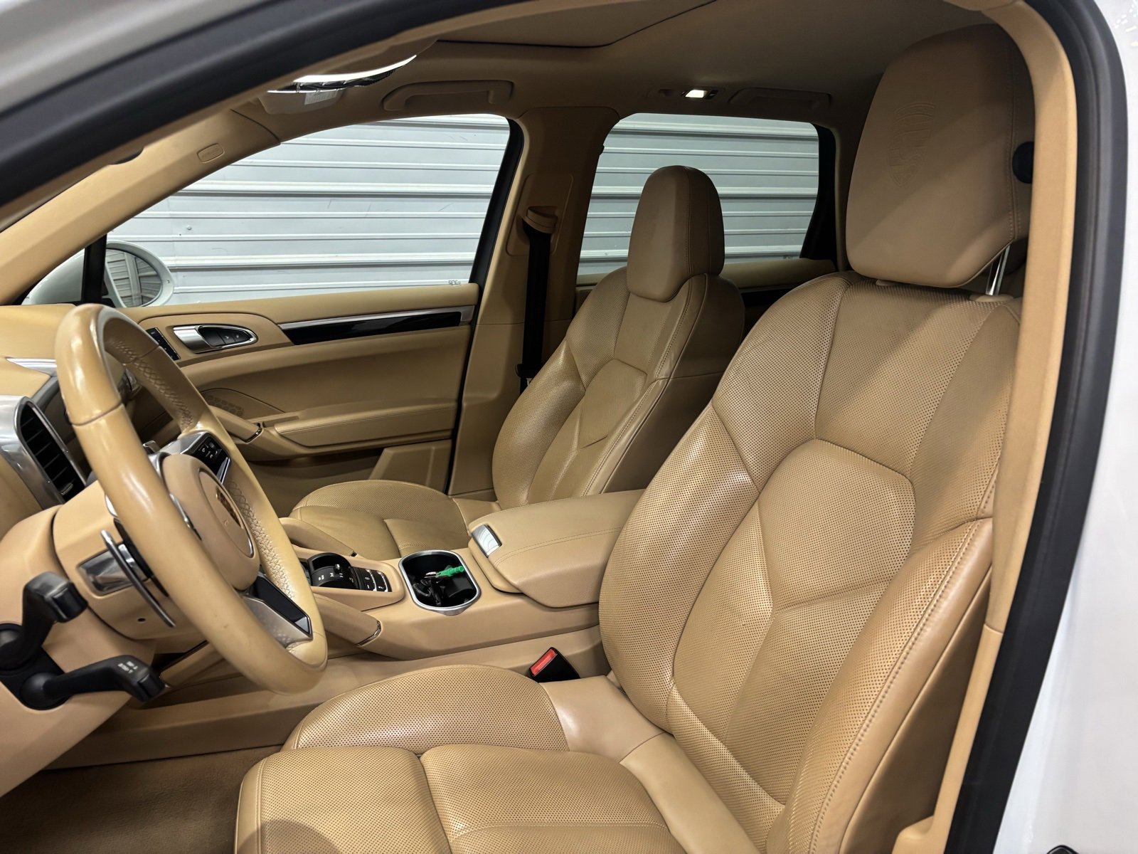 Used 2017 Porsche Cayenne Platinum Edition image 13