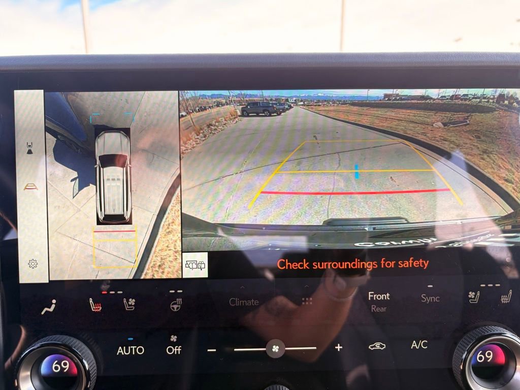 Used 2024 Lexus GX 550 w/ Accessory Package (2T) image 18