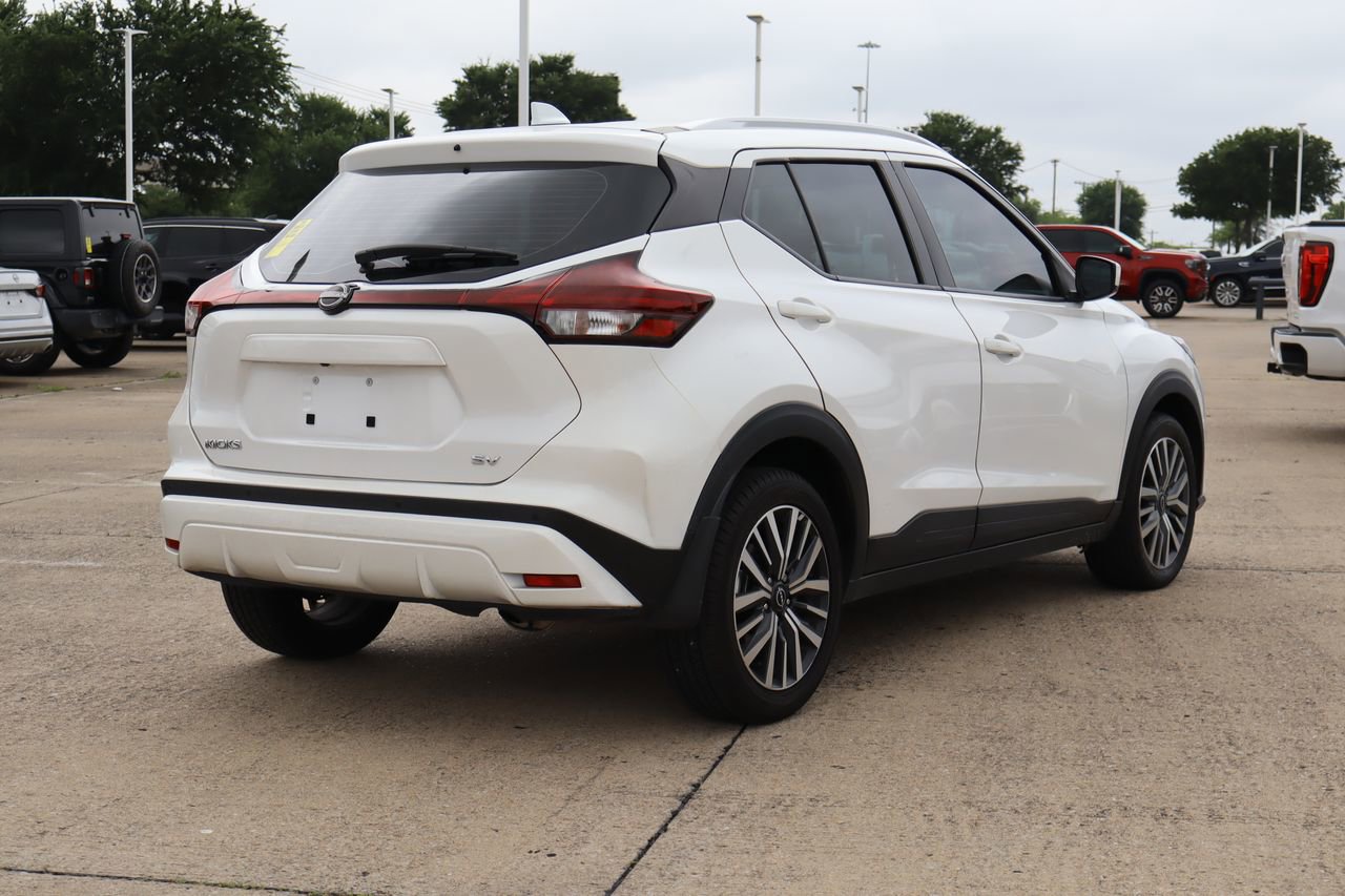 Used 2022 Nissan Kicks SV FWD image 3