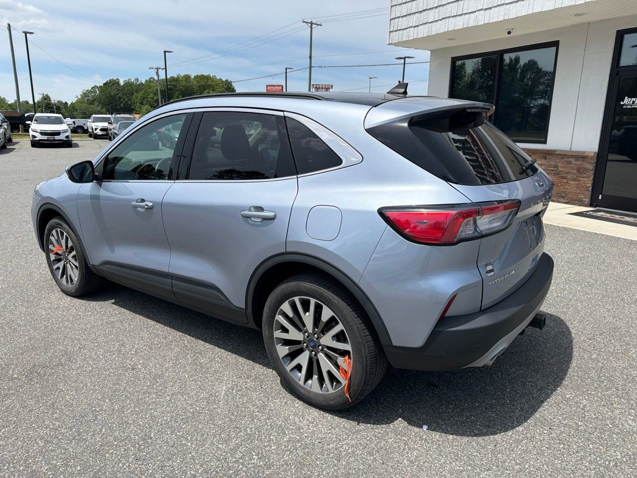 Used 2022 Ford Escape Titanium w/ Class II Trailer Tow Package AWD/4WD image 6