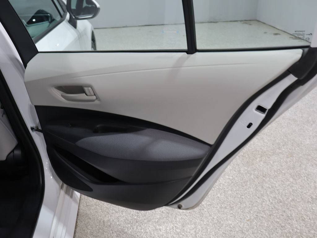Used 2022 Toyota Corolla LE w/ Carpet Mat Package (TMS) FWD image 21
