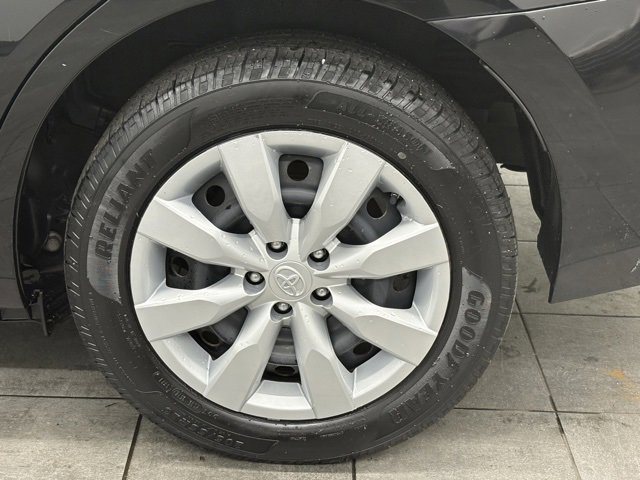 Used 2015 Toyota Corolla LE image 7