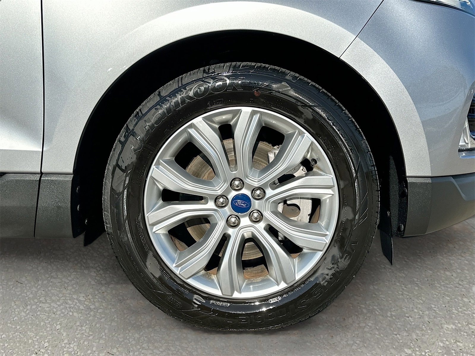 Used 2021 Ford Edge Titanium image 31