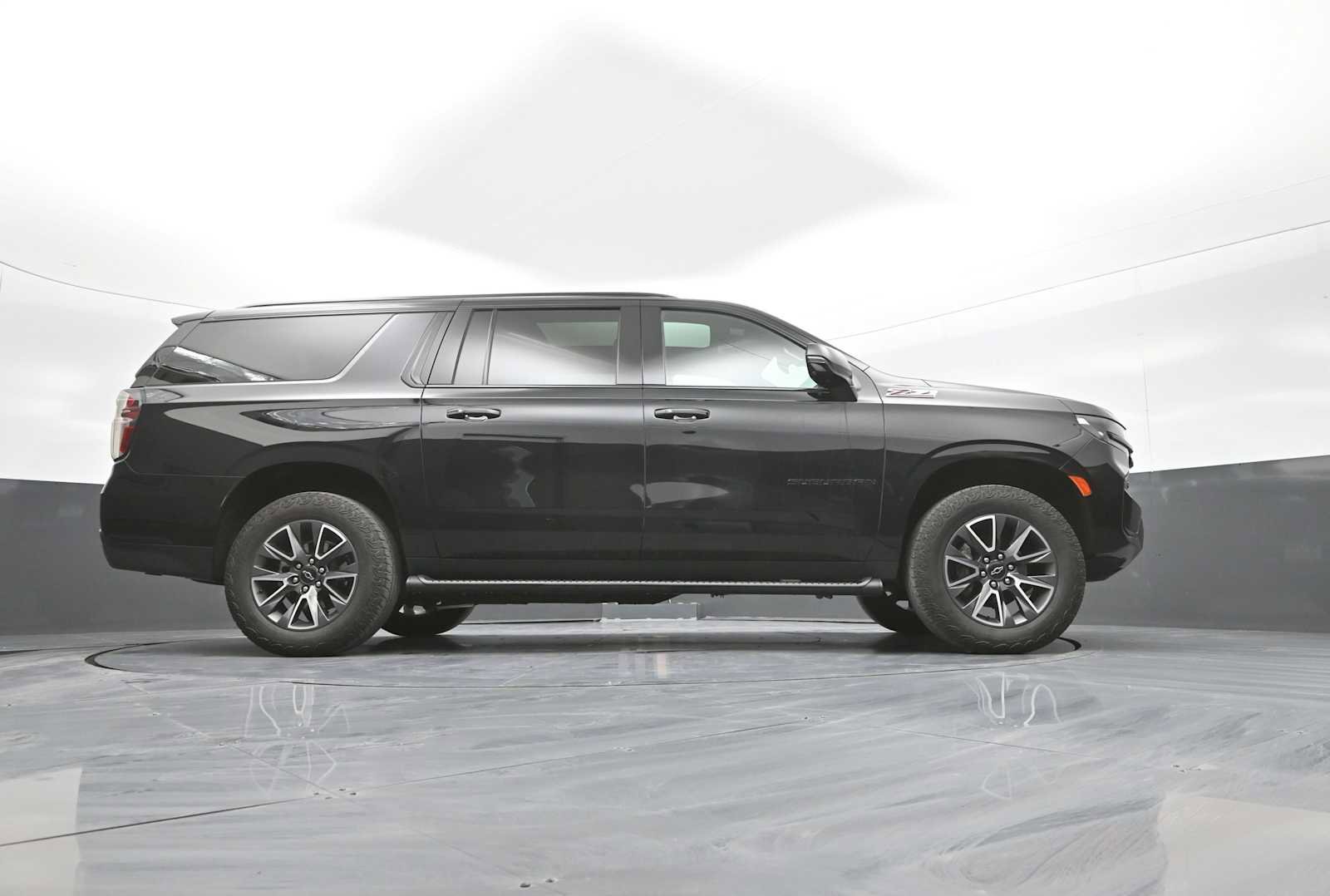 Used 2024 Chevrolet Suburban Z71 w/ Luxury Package image 43