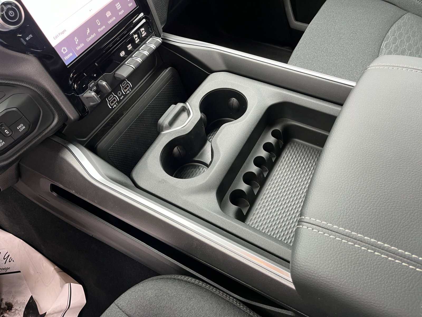 New 2025 RAM 2500 Big Horn AWD/4WD image 24