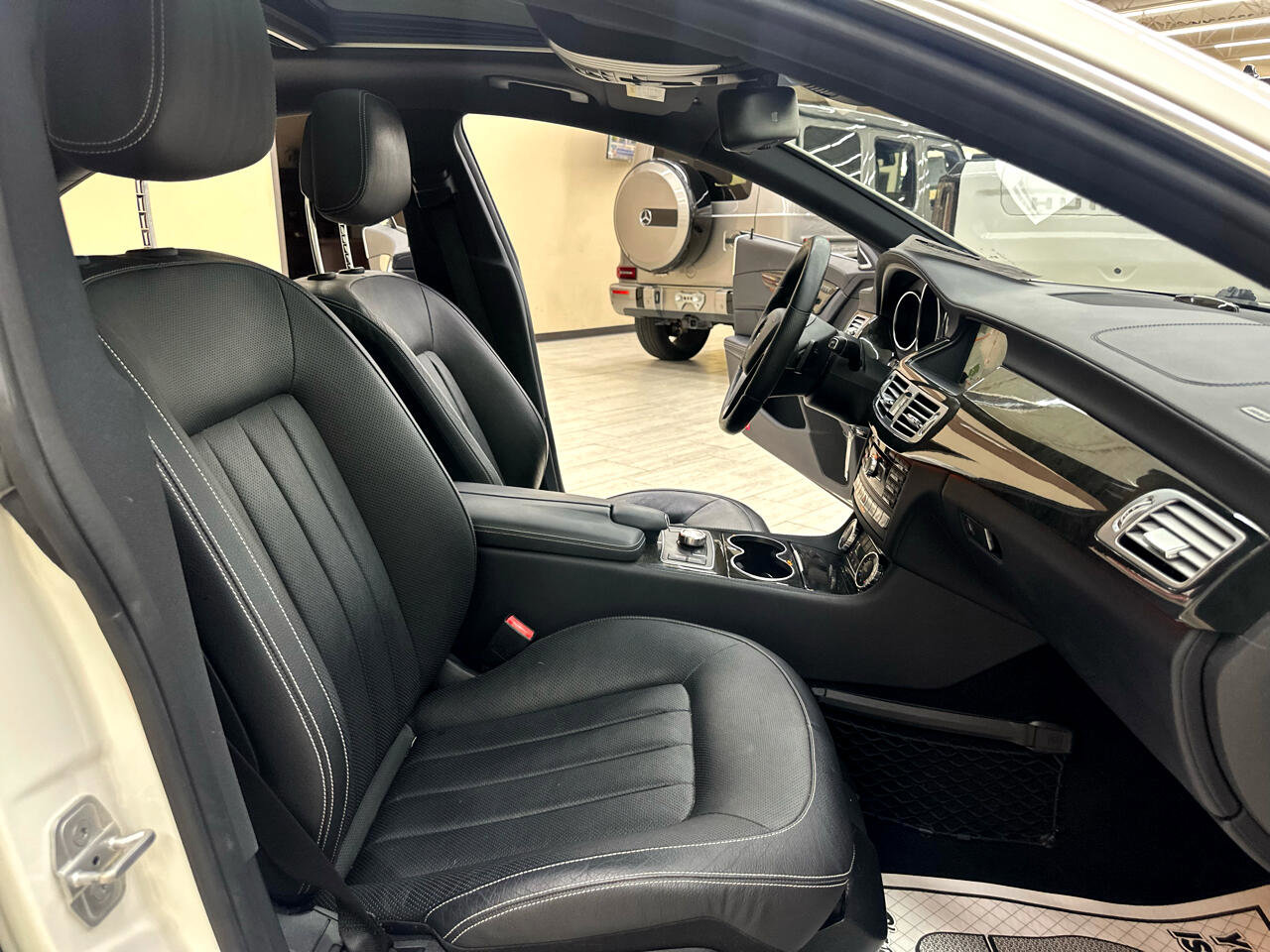 Used 2014 Mercedes-Benz CLS 550 CLS550 4MATIC w/ Premium 1 Package image 41