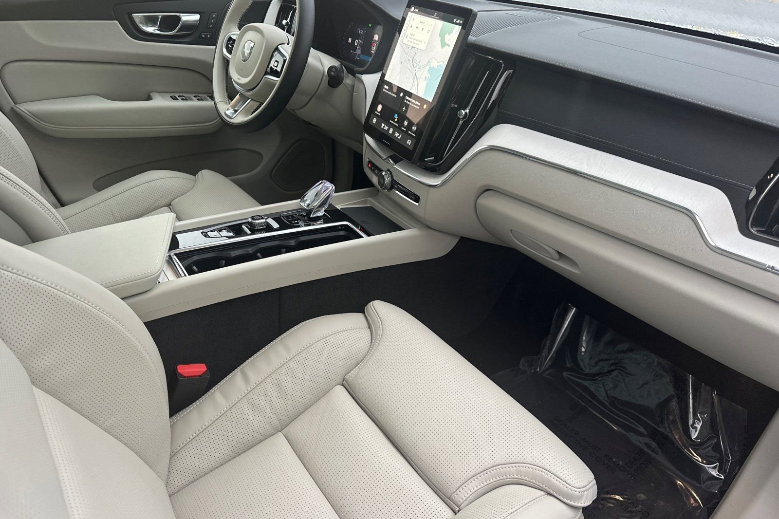 New 2026 Volvo XC60 B5 Ultra w/ Protection Package Premier image 18