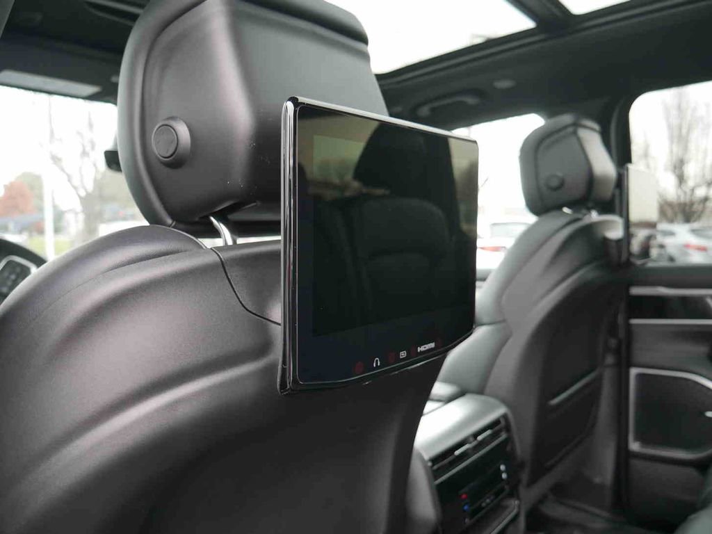 New 2025 Jeep Wagoneer L Series II w/ Convenience Group I image 14