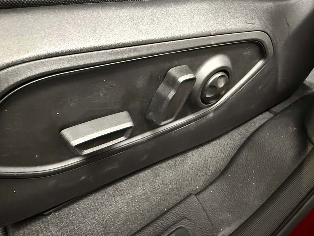 New 2025 Jeep Grand Cherokee Limited w/ Black Appearance Package image 36