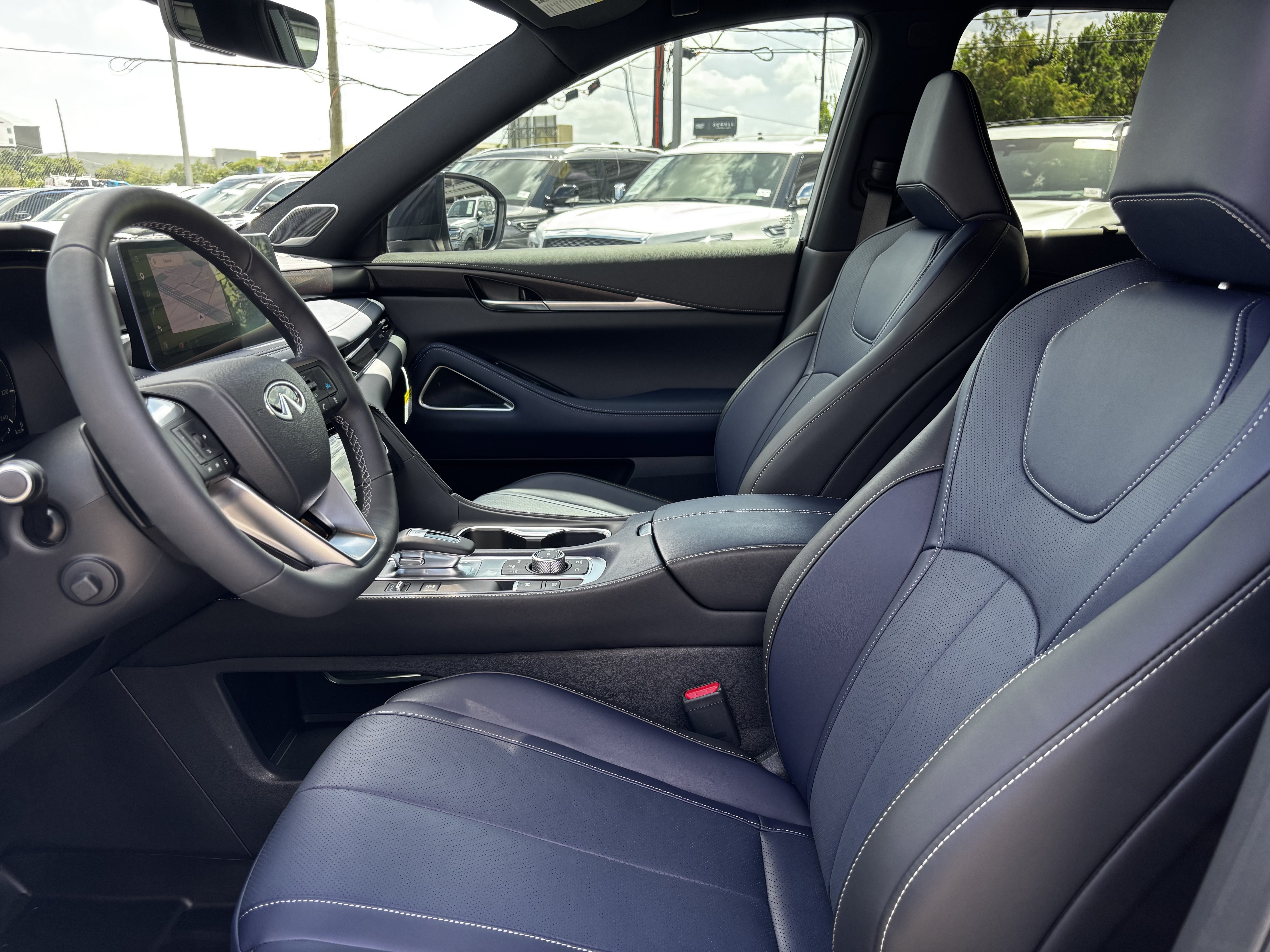 Certified 2026 INFINITI QX60 Sport w/ Dark Cargo Package AWD/4WD image 14